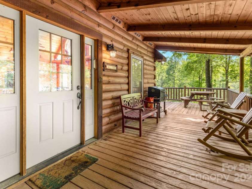 28 Upper Ridge Road, Black Mountain, NC 28711.  MLS# CAR4274380, YatesRealty ID 593. Welcoming front porch at 28 Upper Ridge Road!