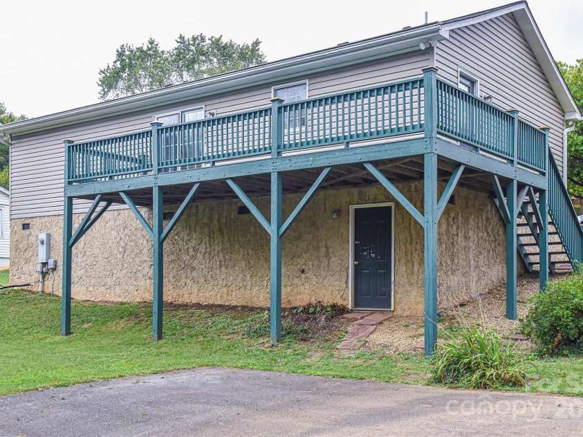 466 Onteora Boulevard, Asheville, NC 28803.  MLS# CAR4317348, YatesRealty ID 593. 