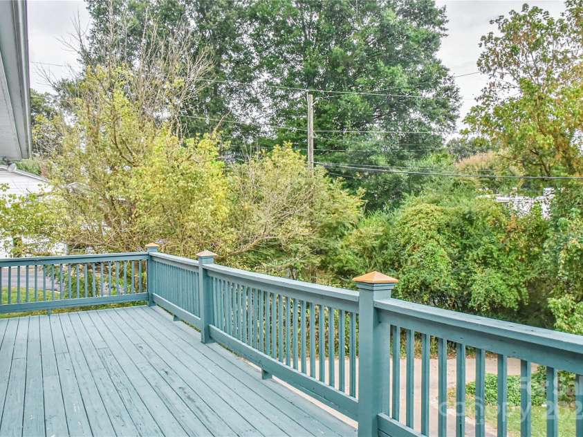 466 Onteora Boulevard, Asheville, NC 28803.  MLS# CAR4317348, YatesRealty ID 593. 