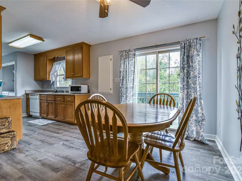 466 Onteora Boulevard, Asheville, NC 28803.  MLS# CAR4317348, YatesRealty ID 593. 