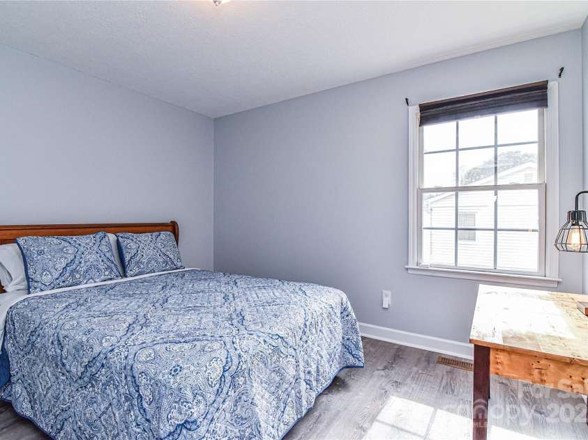 466 Onteora Boulevard, Asheville, NC 28803.  MLS# CAR4317348, YatesRealty ID 593. Second bedroom