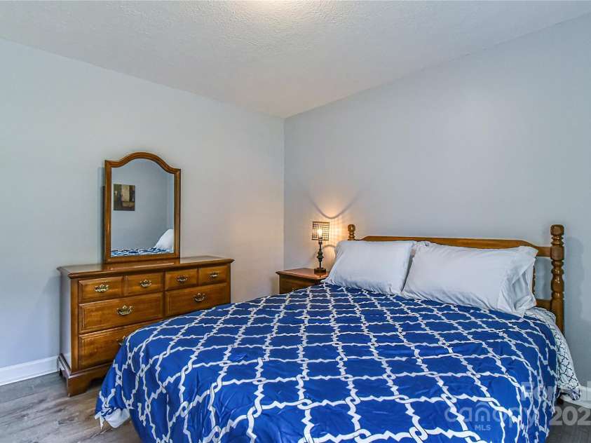 466 Onteora Boulevard, Asheville, NC 28803.  MLS# CAR4317348, YatesRealty ID 593. Third bedroom