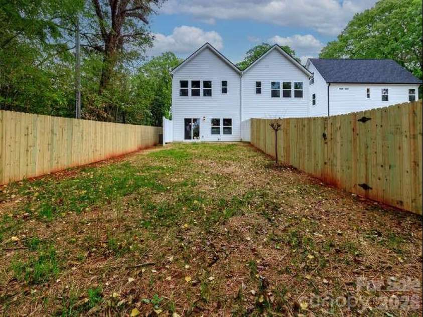 2507 Elon Street, Charlotte, NC 28208.  MLS# CAR4386776, YatesRealty ID 5930. 