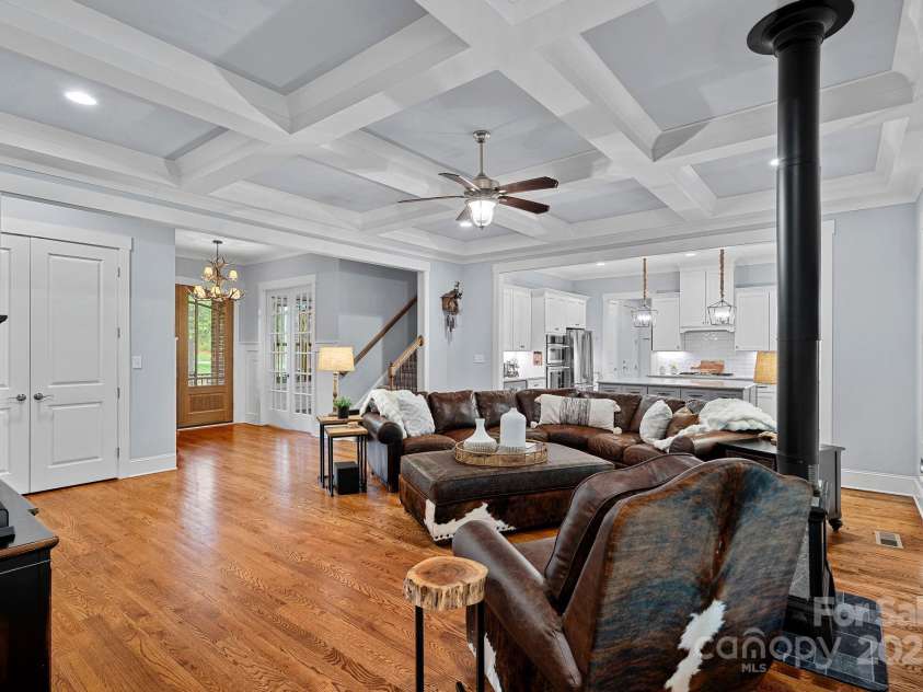 4637 Gold Finch Drive, Denver, NC 28037.  MLS# CAR4243866, YatesRealty ID 5930. Great open, transitional floor plan.