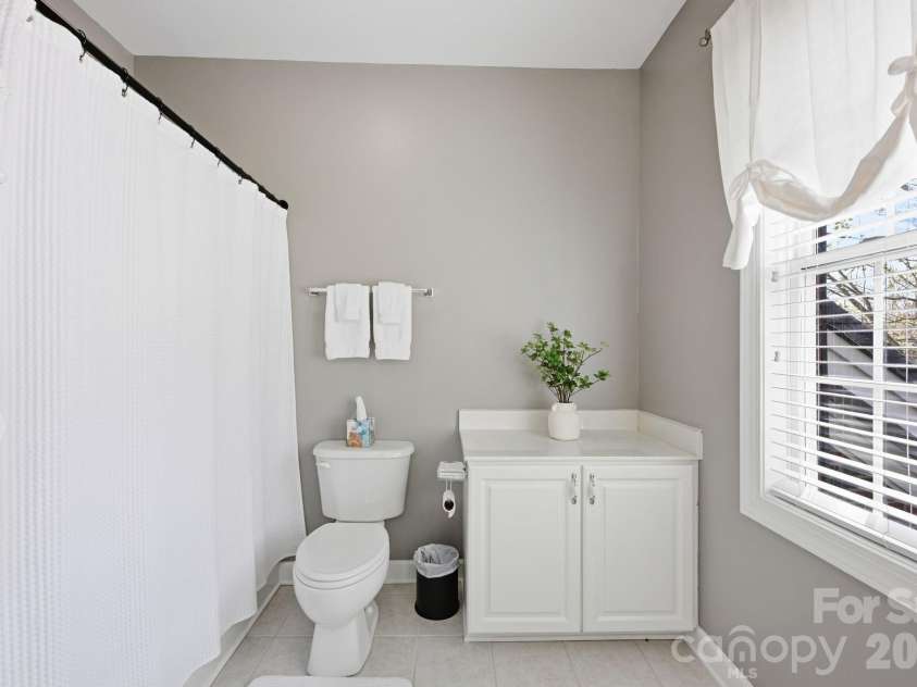14905 Long Bow Lane, Huntersville, NC 28078.  MLS# CAR4352543, YatesRealty ID 5931. 3rd Full BAth