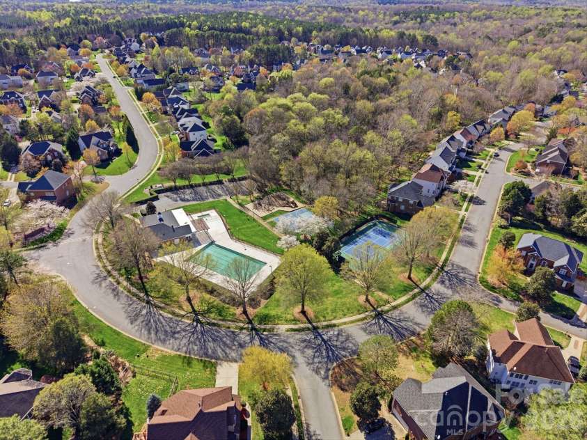 14905 Long Bow Lane, Huntersville, NC 28078.  MLS# CAR4352543, YatesRealty ID 5931. Close to everything