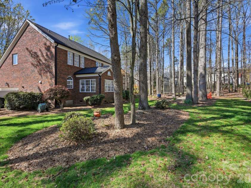 14905 Long Bow Lane, Huntersville, NC 28078.  MLS# CAR4352543, YatesRealty ID 5931. Corner Lot