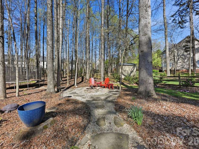 14905 Long Bow Lane, Huntersville, NC 28078.  MLS# CAR4352543, YatesRealty ID 5931. Fire Pit area
