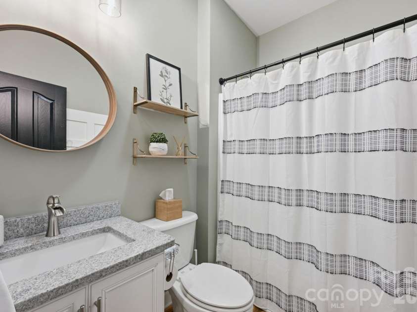 14905 Long Bow Lane, Huntersville, NC 28078.  MLS# CAR4352543, YatesRealty ID 5931. Fulll Bath on Main