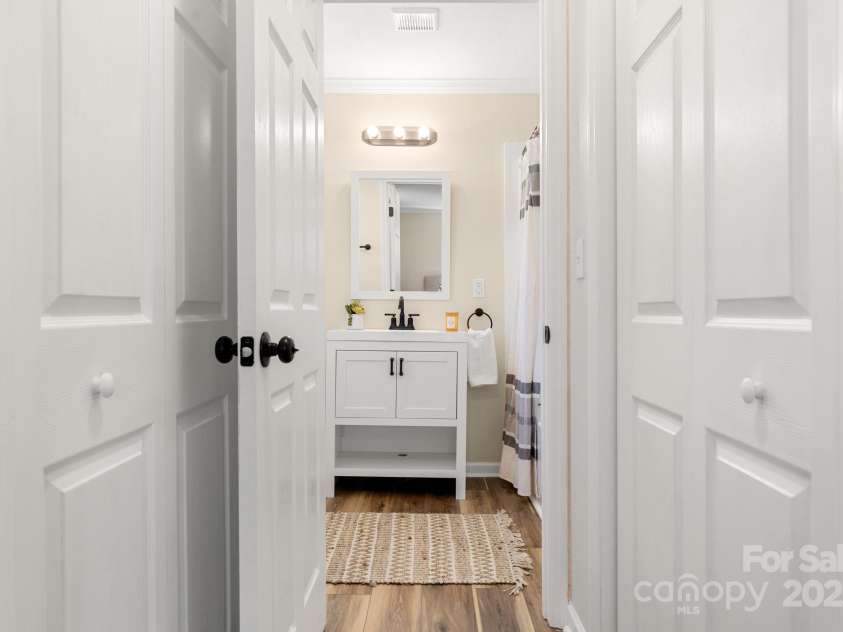 243 Salisbury Road, Hendersonville, NC 28792.  MLS# CAR4240301, YatesRealty ID 5931. 