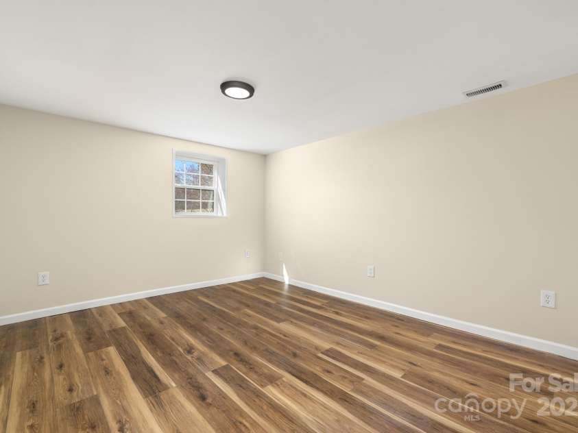 243 Salisbury Road, Hendersonville, NC 28792.  MLS# CAR4240301, YatesRealty ID 5931. 