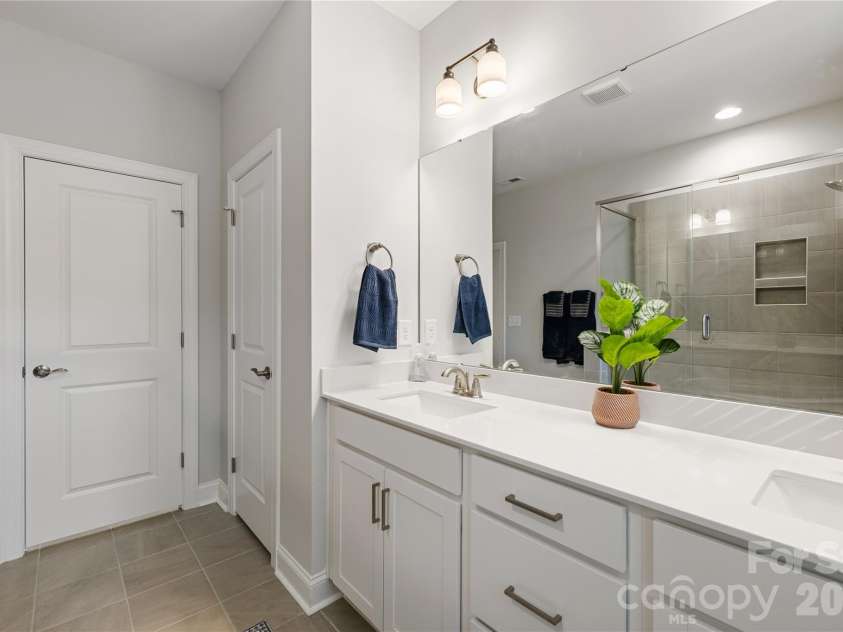 10611 Audubon Ridge Drive, Cornelius, NC 28031.  MLS# CAR4437914, YatesRealty ID 59314. 