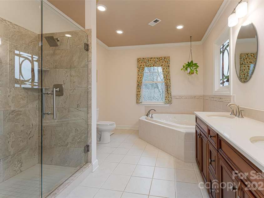 42 Pine Acre Boulevard, Asheville, NC 28804.  MLS# CAR4223859, YatesRealty ID 5932. Primary bathroom