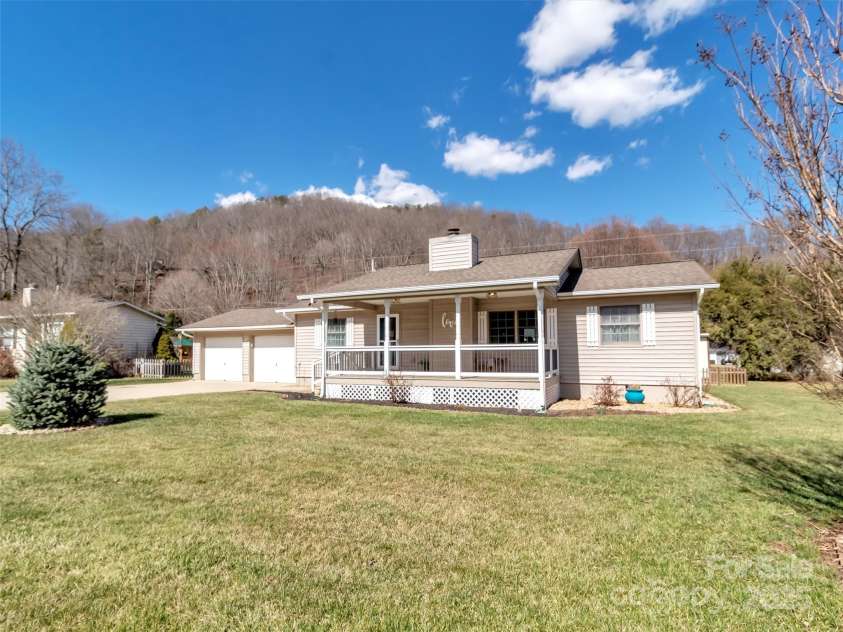 52 Sunflower Lane, Waynesville, NC 28785.  MLS# CAR4225373, YatesRealty ID 5933. Wonderful Flat Yard