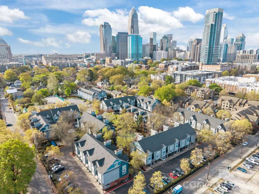 525 Graham Street, Charlotte, NC 28202.  MLS# CAR4402767, YatesRealty ID 5934. 