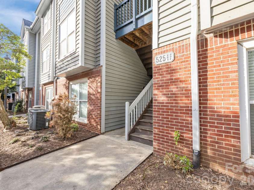 525 Graham Street, Charlotte, NC 28202.  MLS# CAR4402767, YatesRealty ID 5934. 