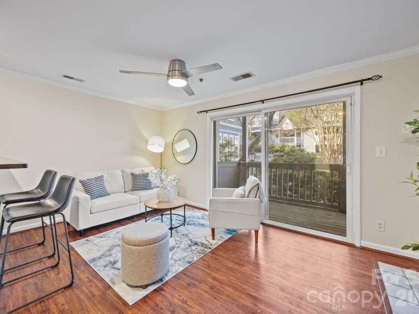 525 Graham Street, Charlotte, NC 28202.  MLS# CAR4402767, YatesRealty ID 5934. 