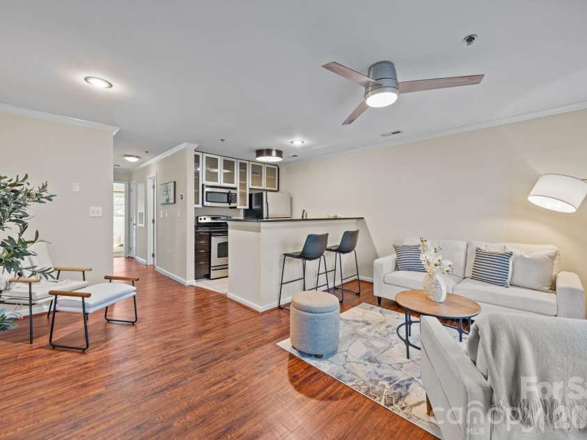 525 Graham Street, Charlotte, NC 28202.  MLS# CAR4402767, YatesRealty ID 5934. 