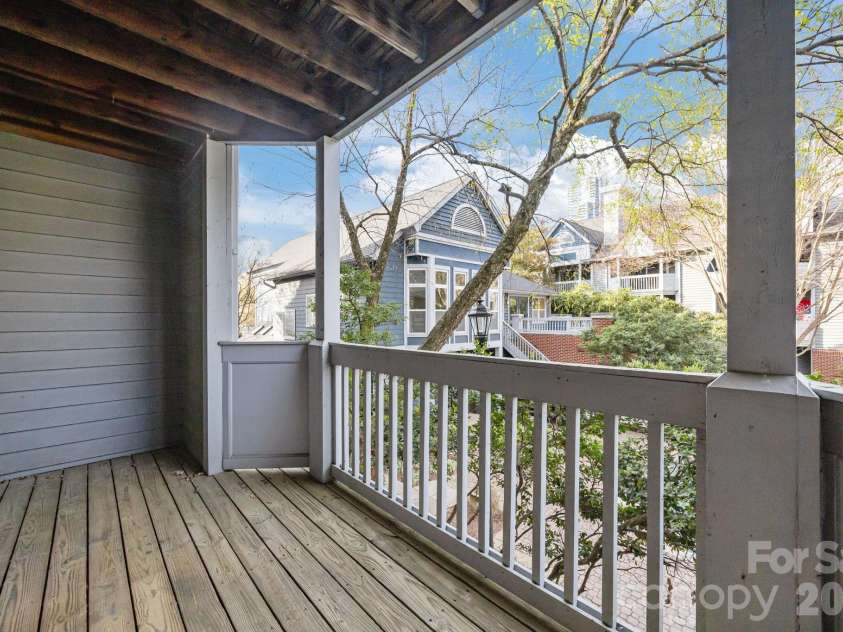 525 Graham Street, Charlotte, NC 28202.  MLS# CAR4402767, YatesRealty ID 5934. 