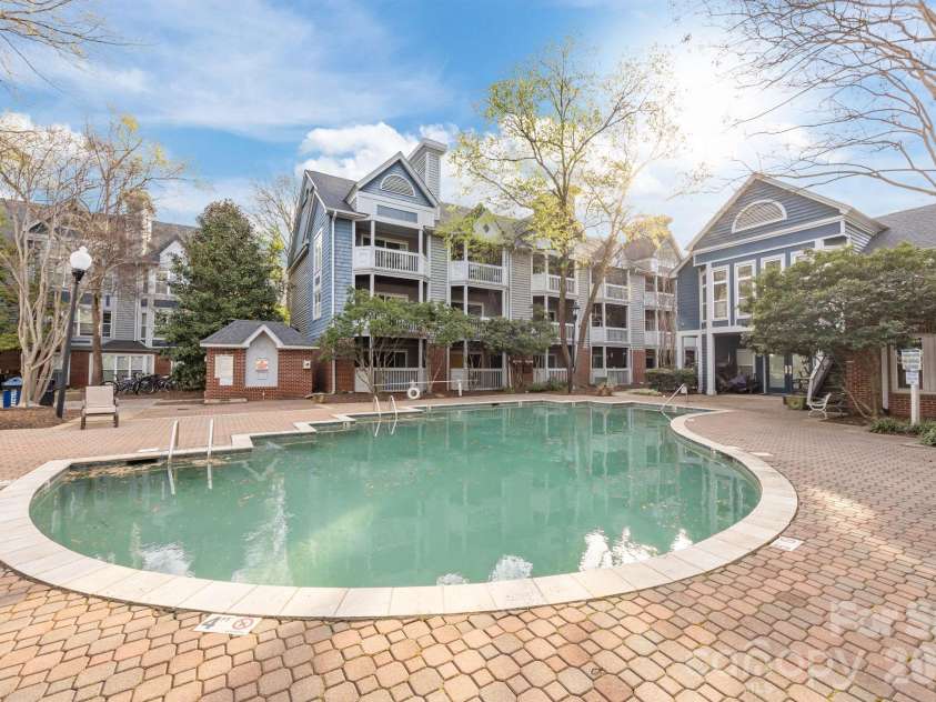 525 Graham Street, Charlotte, NC 28202.  MLS# CAR4402767, YatesRealty ID 5934. 