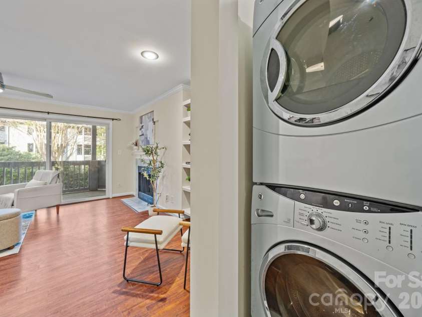 525 Graham Street, Charlotte, NC 28202.  MLS# CAR4402767, YatesRealty ID 5934. 