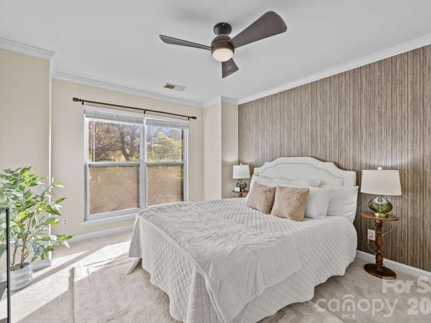 525 Graham Street, Charlotte, NC 28202.  MLS# CAR4402767, YatesRealty ID 5934. 