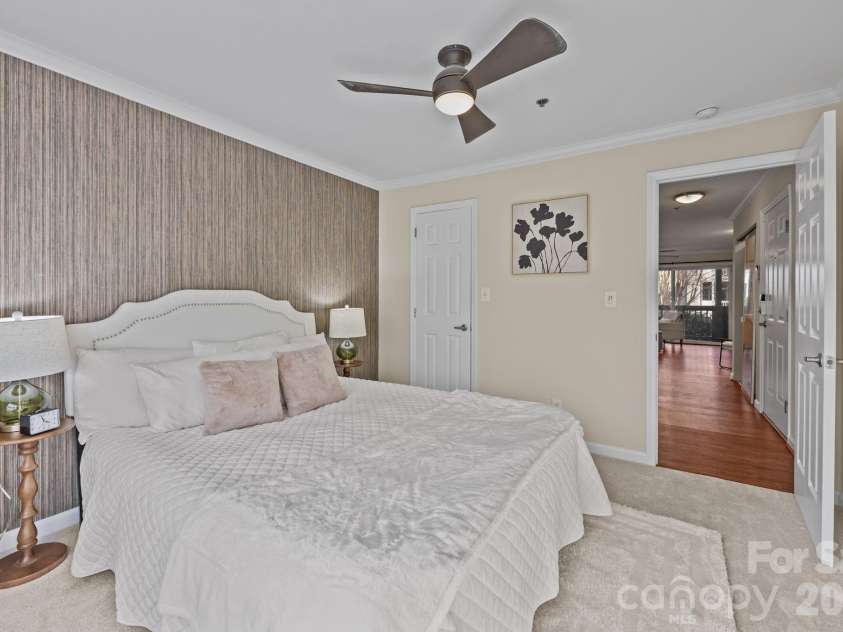 525 Graham Street, Charlotte, NC 28202.  MLS# CAR4402767, YatesRealty ID 5934. 