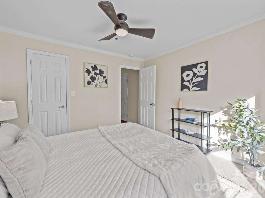 525 Graham Street, Charlotte, NC 28202.  MLS# CAR4402767, YatesRealty ID 5934. 