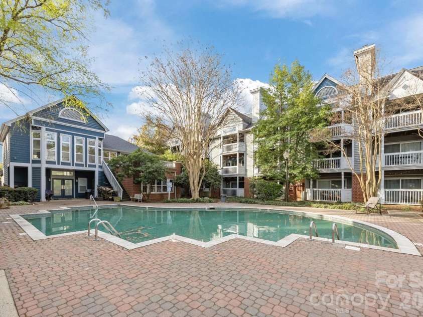 525 Graham Street, Charlotte, NC 28202.  MLS# CAR4402767, YatesRealty ID 5934. 