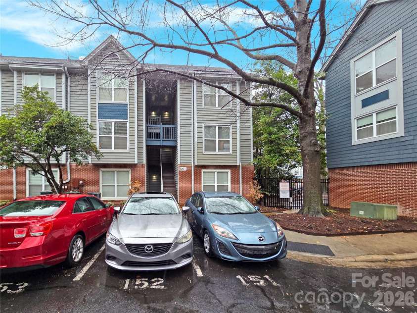 525 Graham Street, Charlotte, NC 28202.  MLS# CAR4418581, YatesRealty ID 5934. 