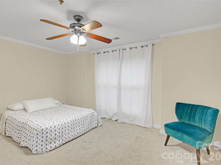 525 Graham Street, Charlotte, NC 28202.  MLS# CAR4418581, YatesRealty ID 5934. 