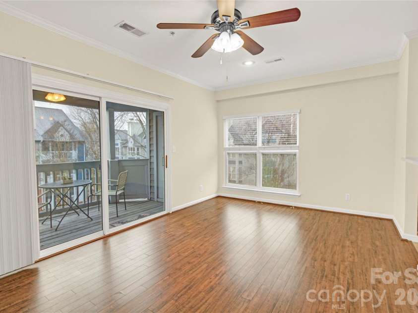 525 Graham Street, Charlotte, NC 28202.  MLS# CAR4418581, YatesRealty ID 5934. 