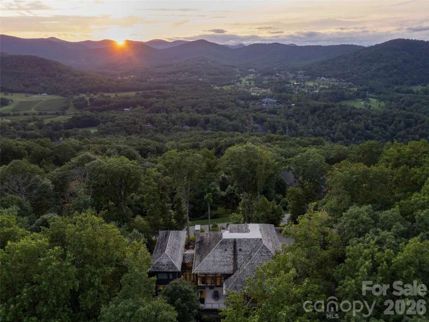 8 Deer Grass Court, Arden, NC 28704.  MLS# CAR4359894, YatesRealty ID 5935. 