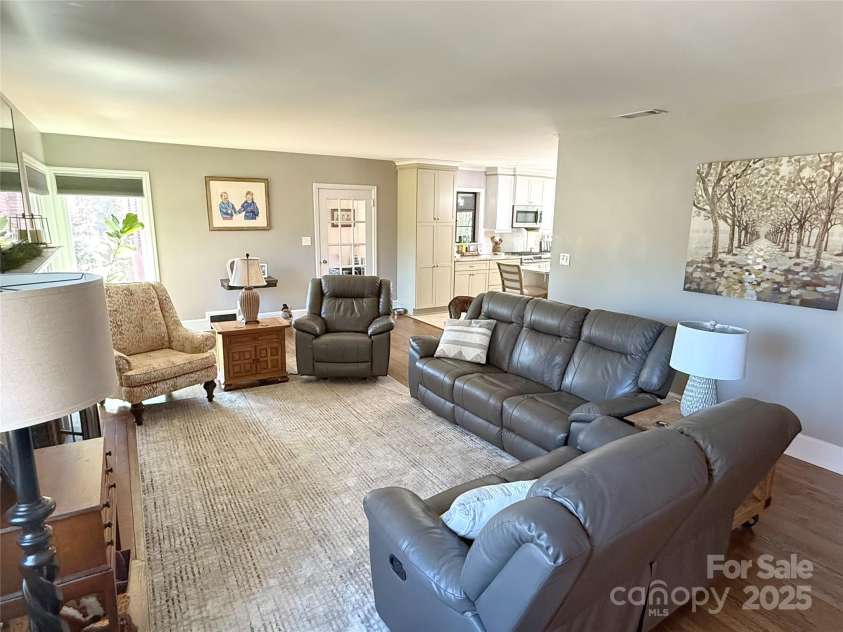1200 Fairview Drive, Lexington, NC 27292.  MLS# CAR4225541, YatesRealty ID 5936. 