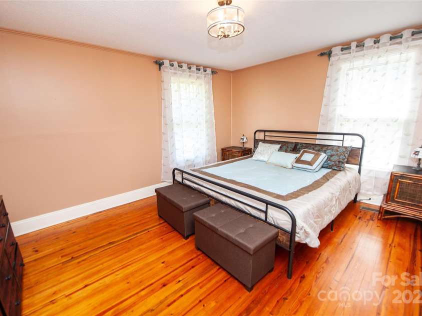 447 & 459 Washington Street, Rutherfordton, NC 28139.  MLS# CAR4306290, YatesRealty ID 5937. Cottage Bedroom 2