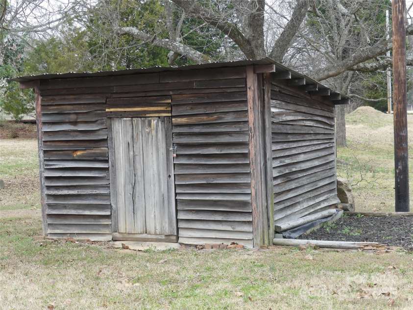 201 Rice Street, Landis, NC 28088.  MLS# CAR4227091, YatesRealty ID 5938. 