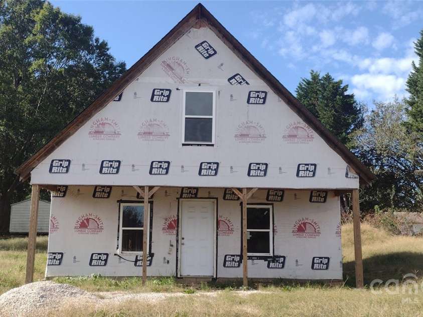 201 Rice Street, Landis, NC 28088.  MLS# CAR4227091, YatesRealty ID 5938. 