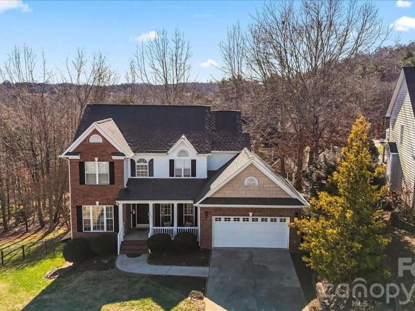 4963 Old River Drive, Hickory, NC 28602.  MLS# CAR4336914, YatesRealty ID 5938. 