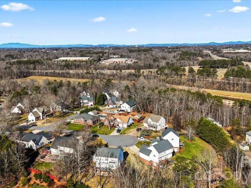 4963 Old River Drive, Hickory, NC 28602.  MLS# CAR4336914, YatesRealty ID 5938. 