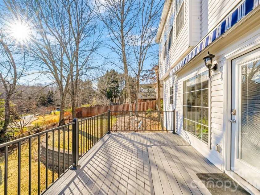 4963 Old River Drive, Hickory, NC 28602.  MLS# CAR4336914, YatesRealty ID 5938. Back Deck