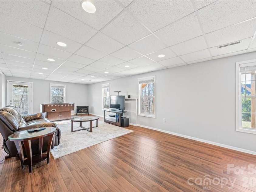 4963 Old River Drive, Hickory, NC 28602.  MLS# CAR4336914, YatesRealty ID 5938. Basement