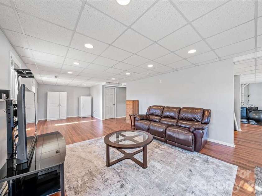4963 Old River Drive, Hickory, NC 28602.  MLS# CAR4336914, YatesRealty ID 5938. Basement