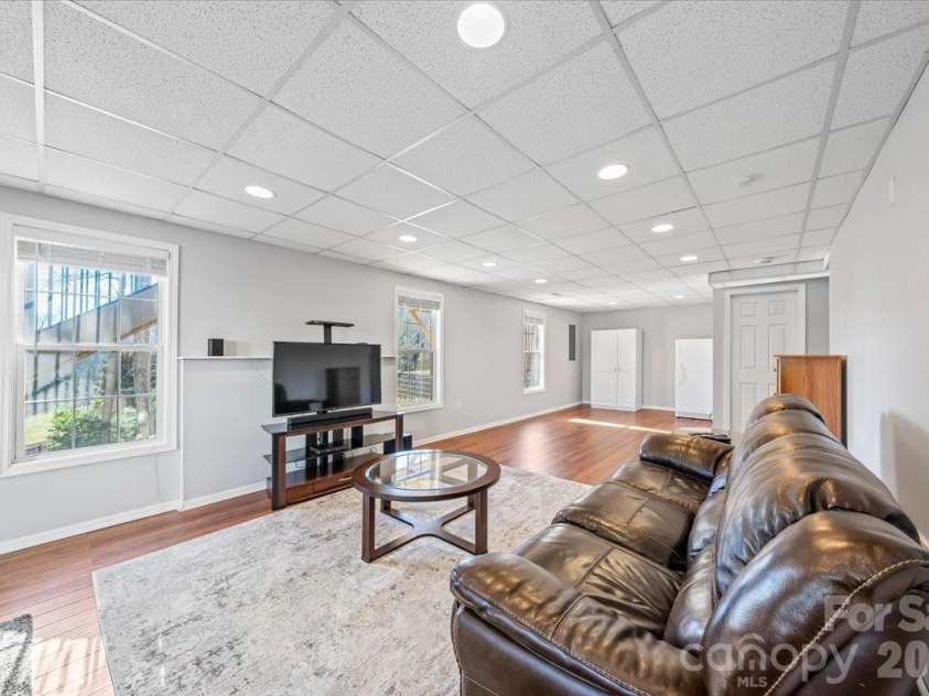 4963 Old River Drive, Hickory, NC 28602.  MLS# CAR4336914, YatesRealty ID 5938. Basement