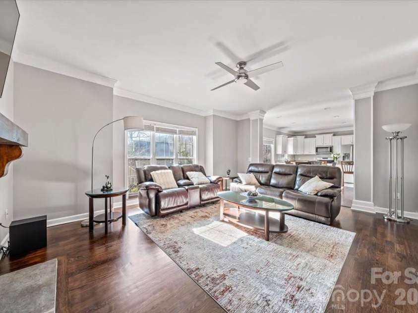 4963 Old River Drive, Hickory, NC 28602.  MLS# CAR4336914, YatesRealty ID 5938. Living Room