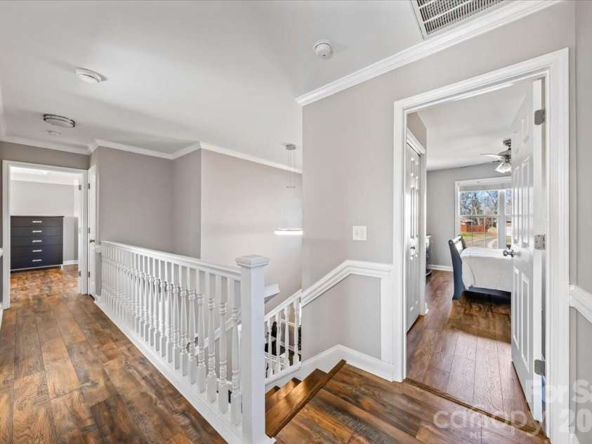 4963 Old River Drive, Hickory, NC 28602.  MLS# CAR4336914, YatesRealty ID 5938. Second Floor Landing