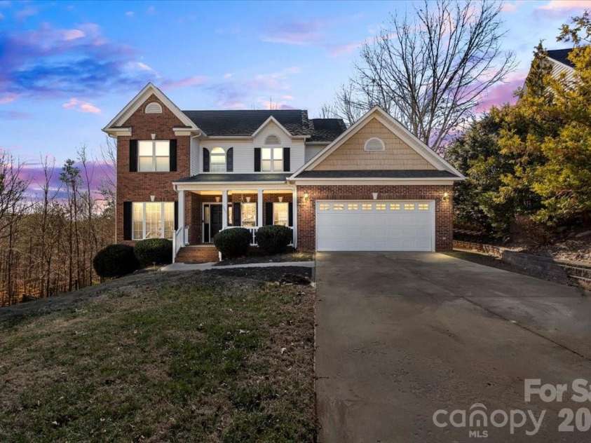 4963 Old River Drive, Hickory, NC 28602.  MLS# CAR4336914, YatesRealty ID 5938. Welcome Home!