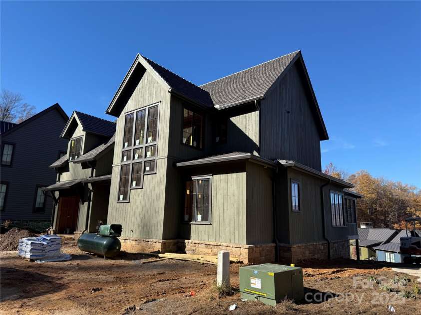 143 Lodestone Drive, Sylva, NC 28779.  MLS# CAR4308413, YatesRealty ID 594. 