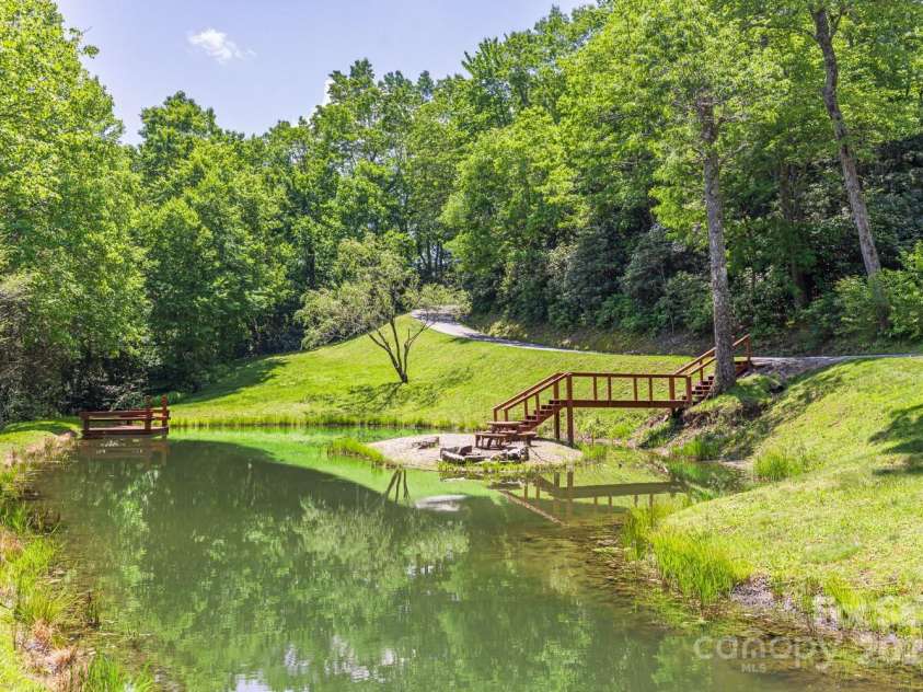 26 Upper Ridge Road, Black Mountain, NC 28711.  MLS# CAR4274378, YatesRealty ID 594. Tranquil retreat space.