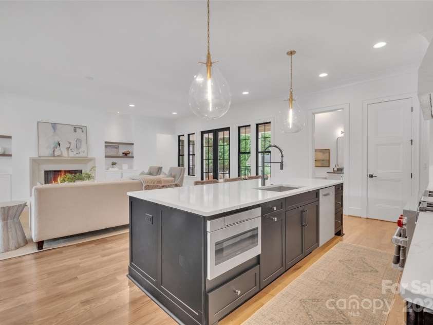 3500 Barclay Downs Drive, Charlotte, NC 28209.  MLS# CAR4177426, YatesRealty ID 594. 