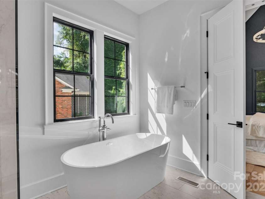 3500 Barclay Downs Drive, Charlotte, NC 28209.  MLS# CAR4177426, YatesRealty ID 594. 